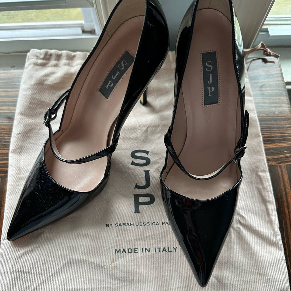 NEW SJP shoes. Never worn. Beautiful Italian made pumps.